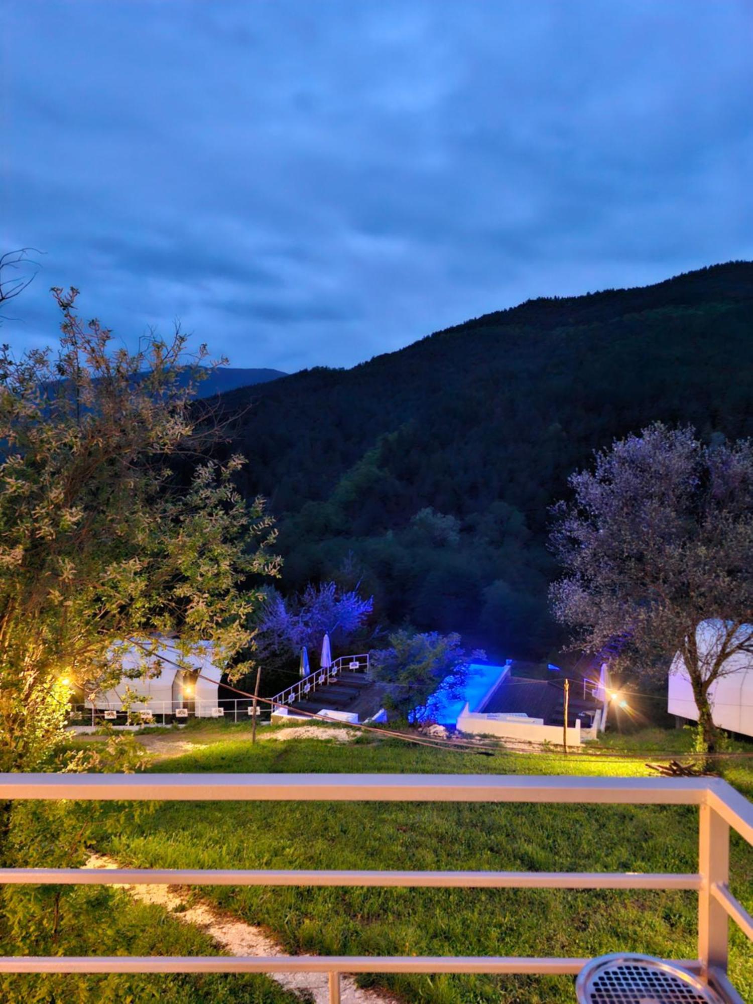 Hotel Glamping Georgia Krikhi Ambrolauri Exteriér fotografie